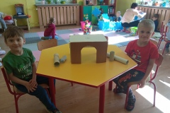 Mali-i-duzi-architekci-konstruowanie-z-dostepnych-materialow-3-grupa-III